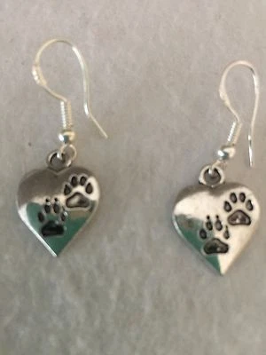 Lindos Nuevos Pendientes Colgantes Gancho Dije Corazón Estampado Pata Plata Tibetano Foto 1 de 2