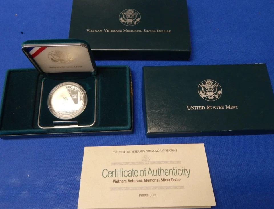 1994-P Vietnam Veterans Memorial Silver Dollar Proof Coin w/Box & COA - Image 1 of 1