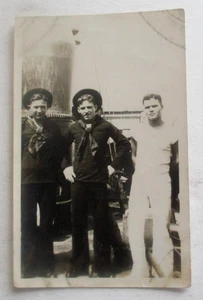 Vintage 1909 RPPC of US NAVY SAILORS - Bild 1 von 2