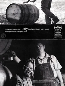 JACK DANIEL'S WHISKEY AD #45 RARE 2002 "IT TAKES ONE MAN TO PLUG A LEAKY..." - Picture 1 of 2