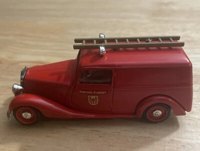 Retro Vitesse Mercedes-Benz 170 V Van Frankfurt Fire Service  Fire Chief 1/43 - Изображение 1 из 4