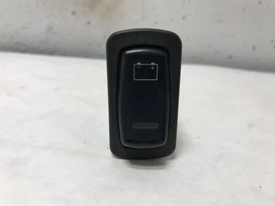 Interruptor de tablero/consola Mack CXN BATTERY - Usado | P/N 1MR4323M11 Foto 1 de 4