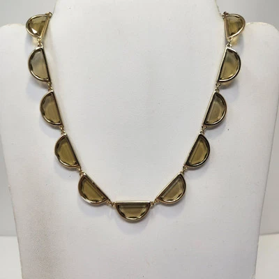 Colar corrente Ann Taylor Loft meia lua amarelo esfumaçado strass tom dourado - Imagem 1 de 4