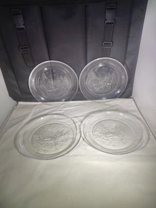 Juego de 4 platos de postre de vidrio trineo tirados por caballos árboles Arcoroc a través del bosque - Imagen 1 de 6