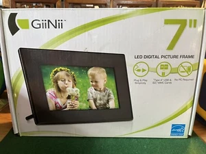 GiiNii GT701P1 7" Digital Picture Frame Open Box-Frames - Picture 1 of 11