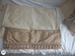 The Silk Trading Company Gold Panel 52x106 Rod Top Gold Tassel Trim - Picture 1 of 7