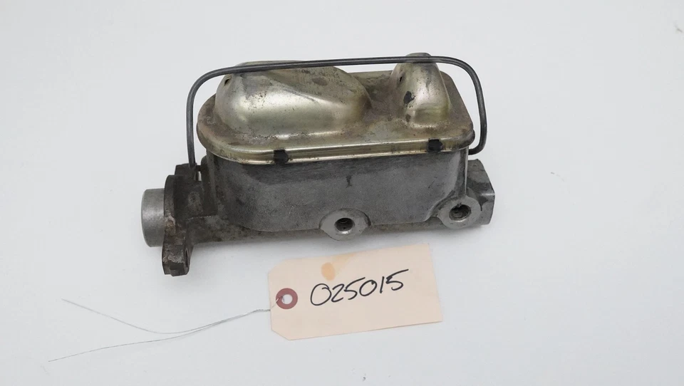 1979-1986 FORD MUSTANG BENDIX BRAKE MASTER CYLINDER, 2229331. - Image 1 of 4