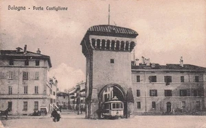 30-24) CARTOLINA BOLOGNA PORTA CASTIGLIONE TRAM ANIMATA VIAGGIATA 1919 - Imagen 1 de 2