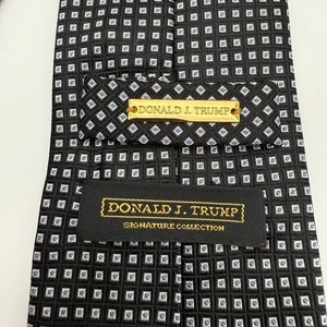 Donald J Trump Signature Collection Tie Geometric Black - Picture 1 of 3