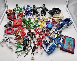 Vintage Konvolut Power Rangers Actionfiguren, Spielzeug & Zubehör (großer Posten!) - Bild 1 von 24