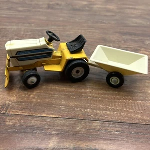 Ertl 1:16 International Cub Cadet 1650 Lawn & Garden Tractor w/ Blade & Trailer - Picture 1 of 17