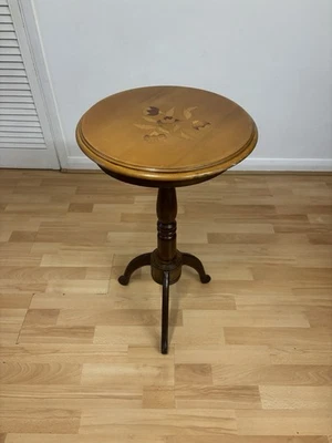 Stunning Vintage Italian Wooden Side Table With Turned Design & Round Inlaid Top - Image 1 of 4