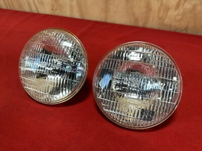 Nuevo de Lote Antiguo 1955 Chevrolet Corvette FARO BOMBILLAS GUÍA HAZ SELLADO 4400 12V B-3-55 GM Foto 1 de 4