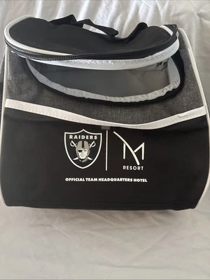 Bolsa de almuerzo aislada The M Casino Las Vegas Raiders Foto 1 de 2
