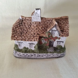 1982 David Winter Cottages Sussex Cottage Hand Made / Hand Painted - Picture 1 of 6