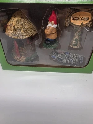 Mini Hadas Jardín Gnomo Set 4 Piezas Casa Letrero de Bienvenida Figura Piedra Camino En Caja Foto 1 de 3
