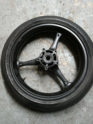 2006 2007 SUZUKI GSXR 600 750 2005-2008 GSXR 1000 ARO DA RODA DIANTEIRA COM DANOS NOS PNEUS - Imagem 1 de 4