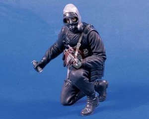 Verlinden 120 mm 1/16 soldato britannico SAS n.1 con MP5 e granata Op Nimrod 1980 573 - Foto 1 di 1