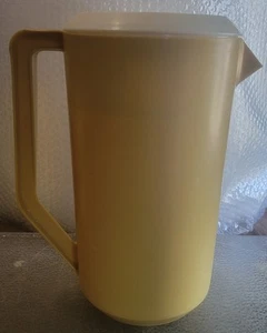 Jarra Rubbermaid vintage de 2 1/4 cuartos J-2445 cosecha tapa dorada y blanca - Imagen 1 de 8