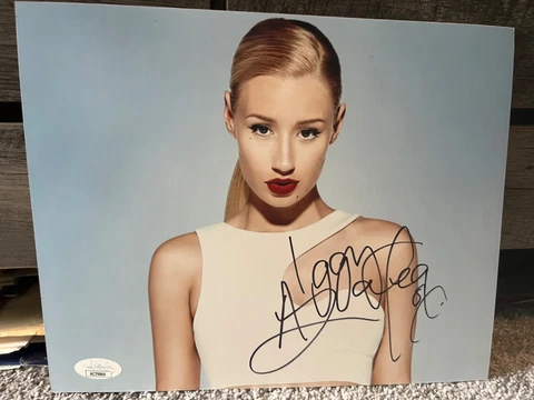 IGGY AZALEA signed JSA COA 8X10 Rap Sexy Hot Rapper psa bas pitbull Cover