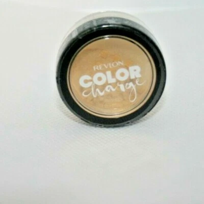 Revlon Color Charge, Loose Powder 102 Gold Dust, Eye Shadow 1.45g - Image 1 of 2