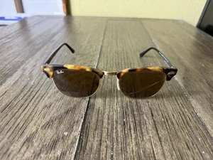 Ray-Ban RB3016 Clubmaster 1160 Sonnenbrille Gold Schwarz Italy nur Gestell beschädigt - Bild 1 von 18