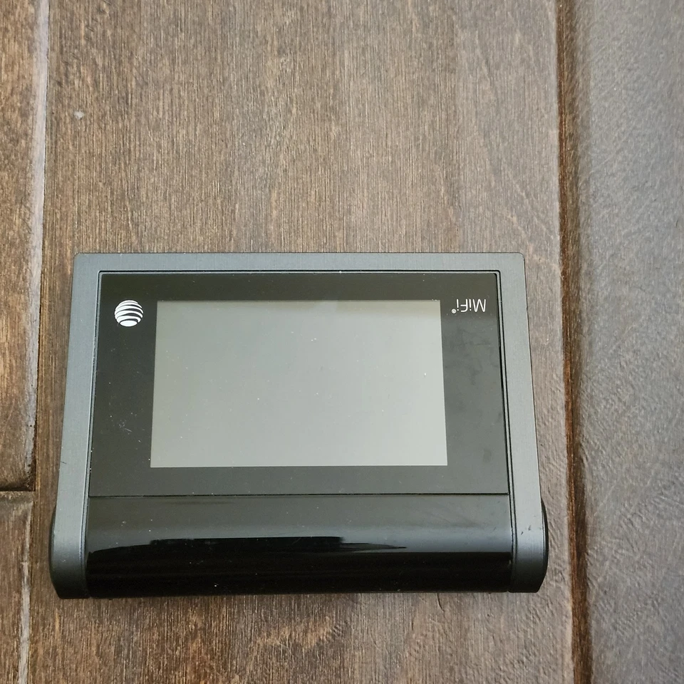 AT&T NOVATEL 5792 4G LTE HOTSPOT MIFI WiFi MOBILE MODEM (NOT TESTED AS IS) - Image 1 of 4