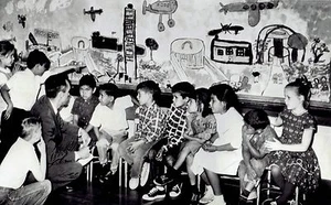 Foto de alambre 1964 estudiantes de primaria Aldama en Los Ángeles pintura acuarela mural - Imagen 1 de 2