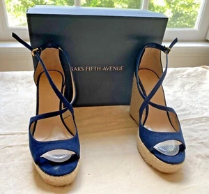 Saks 5th Ave Damenschuhe Größe 8,5 M marineblau Wildleder Plateau Keilabsätze hervorragender Zustand - Bild 1 von 10