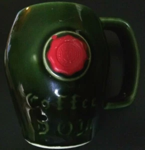RARE Vintage McCoy Pottery DOM Coffee Mug Green w/ Red Seal Benedictine Liqueur - Foto 1 di 4
