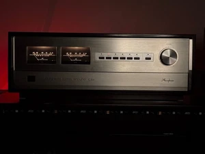 Integrated Amplifier Accuphase E-302 (Made in Japan - Power supply: 100VAC) - Picture 1 of 15