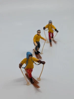 Vintage Cake Topper Set Winter Ski Lodge Trees Cabin Skiers Birthday Hong Kong - Image 1 of 4