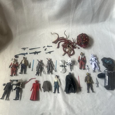 STAR WARS FORCE LINK 2.0 BUNDLE mixed action figures and rare vintage blasters - Image 1 of 4