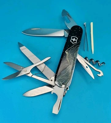 Edición limitada. Navaja suiza Victorinox Moonrise Mountaineer ¡Multiherramienta! 1/180 Foto 1 de 4