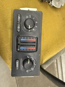 Fits 2003-09 GMC ENVOY Heater A/c Control OEM:15132072 - Picture 1 of 4