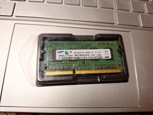 Samsung RAM DDR2 1gb 1rx8 PC3 8500S 07 10 ZZZ - Foto 1 di 3