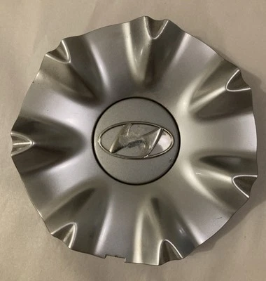 Tapa central Hyundai Genesis 2009-2014 OEM P/N 52960-3M250 Foto 1 de 4