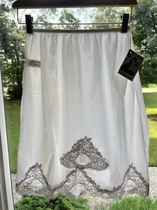 NWT Vintage Aristocraft Bon Suave Half Slip - Picture 1 of 2