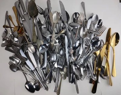 Lote Mixto de Cubiertos de Acero Inoxidable 13 Libras Algunos EE. UU. Algunos Japón Algunos Corea Usados Foto 1 de 4