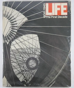 Life The First Decade PB World War II, Franklin D Roosevelt, Betty Grable & more - Foto 1 di 1