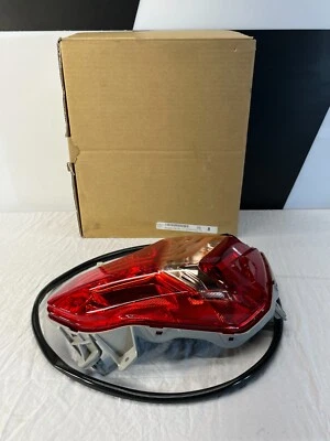 铃木原始设备制造商后 LH 尾灯适用于 2013 - 2017 Burgman 650 35604-26J01 — 第 1/4 张图片