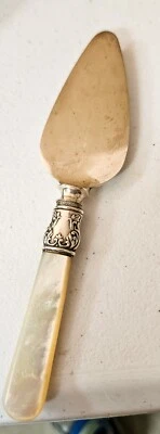 Vintage Meriden Cutlery Mother of Pearl and Sterling Pastry Server - Image 1 of 4