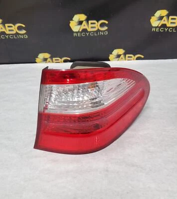2004-2006 Mercedes Benz E-Class Tail Light Assembly Right RH 04-06 OEM - Image 1 of 4