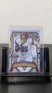 2024 Topps Resurgence - Rookies Jer'zhan Newton #200 Surge Refractor /399 (RC) - Picture 1 of 2