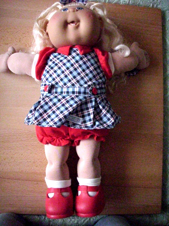 Cabbage Patch Kids Stoff Puppe - Mädchen mit langen blonden Haaren - gebraucht - Bild 1 von 4
