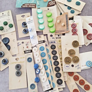 Vintage Sewing Button some on Original Cards for crafts and collecting Lot - Picture 1 of 7