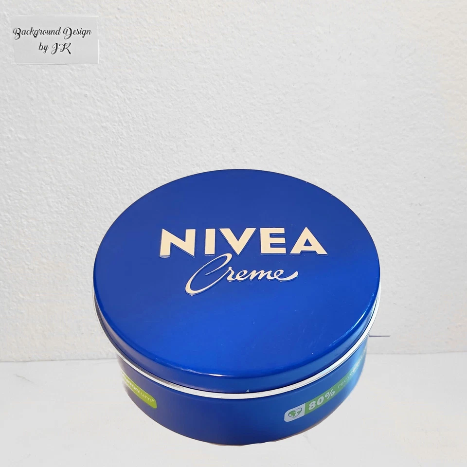 30ml Nivea Pflegecreme Dose Pflegt und verwöhnt jeden Hauttyp cremige Textur - Bild 1 von 1