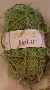 Coats MODA-DEA TUTU Yarn 3651 Pear Green lot 56-561 Medium #4 Net Wt 50G/1.76 oz - Picture 1 of 3