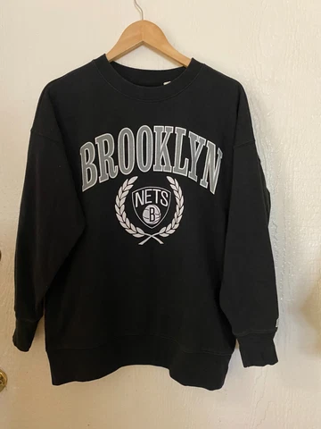 Brooklyn Nets Black Gray sweatshirt size small 24" armpit to armpit 28" length Cover