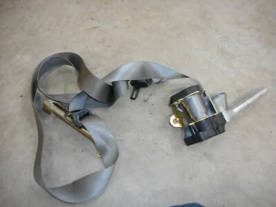 1998 MERCEDES BENZ E320 AWD LEFT DRIVER FRONT SEAT BELT  Foto 1 de 4